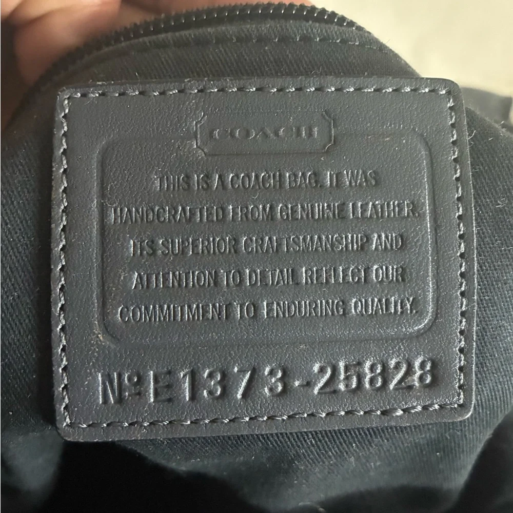 Elegant Gray Quilted Handbag - Picture 7 of 10